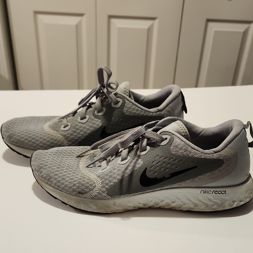 Nike React Light Gray Athletic Shoes